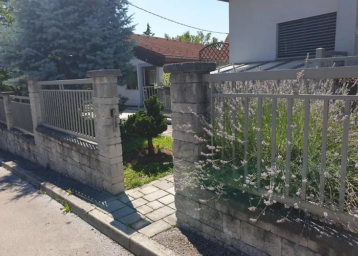 Emma - Free Parking, Ac, Wifi Lejlighed